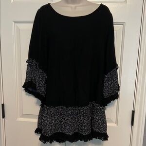 Umgee Black and White Tunic Top